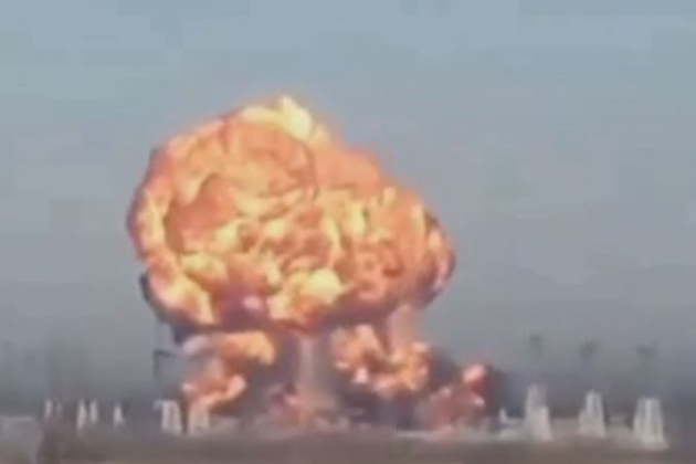 ВИДЕО от войната: В Одеска област заснеха мощен ракетен удар по електрическа подстанция
