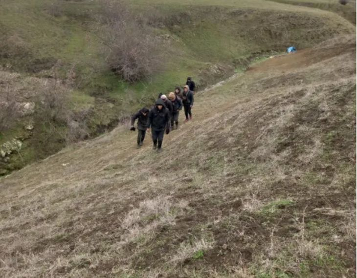 Тумба мигранти го закъсаха здраво край Трояново