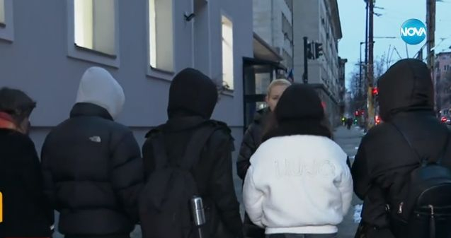 Съучениците на абитуриента с газовия пистолет треперят от страх, криел оръжието в шапка ВИДЕО