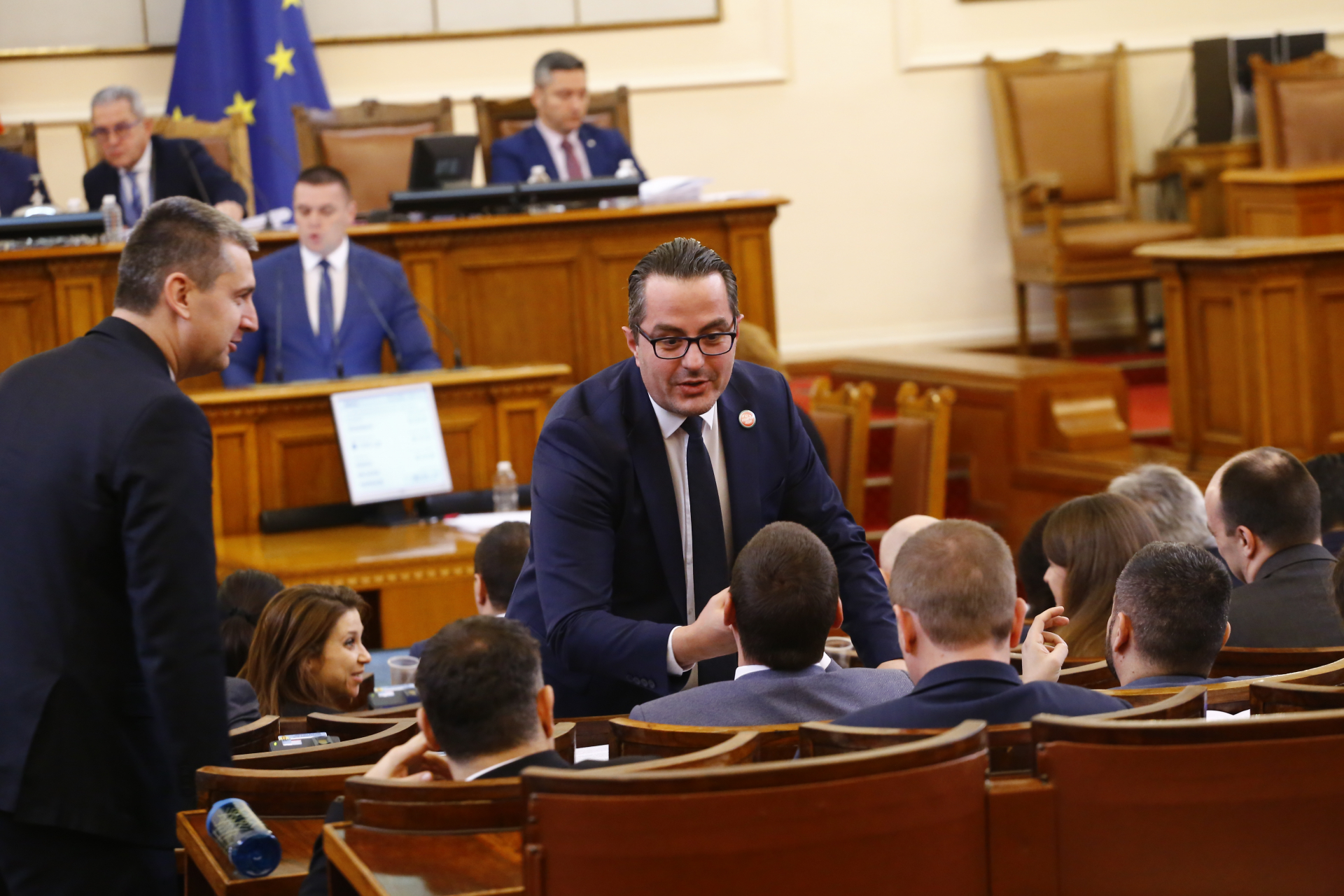 Цончо Ганев с люта закана към шпионите от ПП-ДБ след боя в парламента ВИДЕО