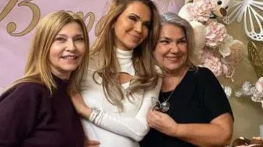 СНИМКИ от погачата на бебето на Ивайла Бакалова, Марта Вачкова я ориса със... 