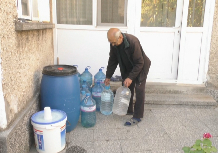 Обещаха на Омуртаг вода поне през деня