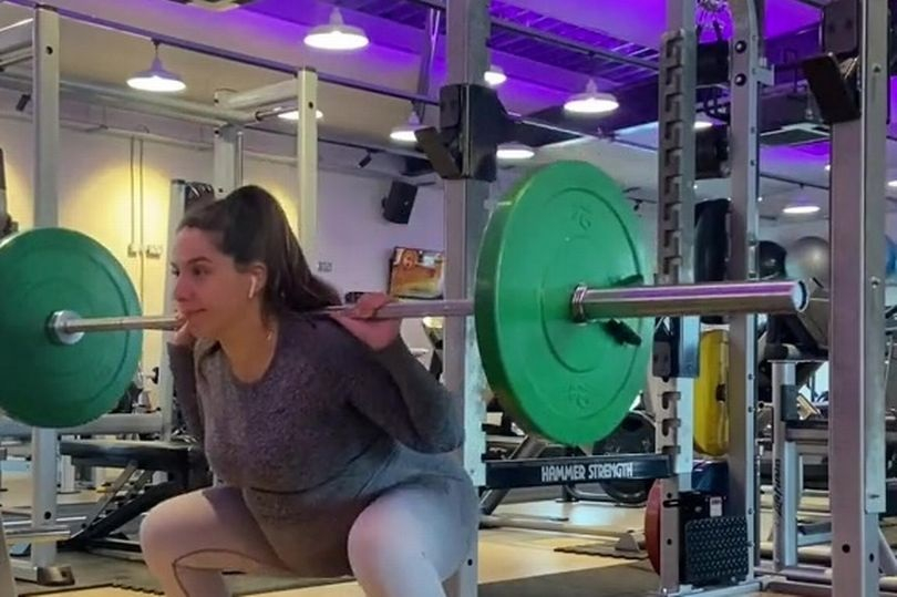 Чудо! Бременна тренира здраво във фитнеса, бебето се роди като Херкулес СНИМКИ