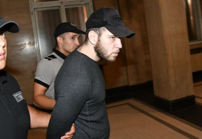 Скандал: Привикват в полицията организаторка на протест срещу освободения от съда убиец на Илиян от "Люлин"