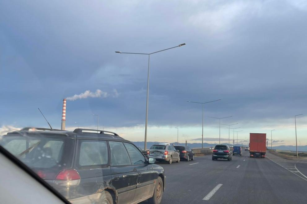 Ужасно задръстване на Околовръстното СНИМКИ