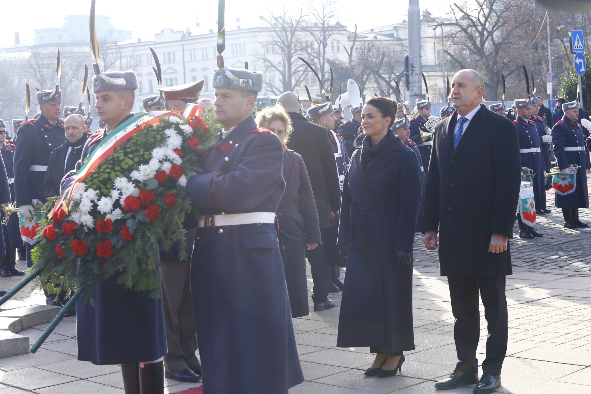 Радев посрещна с почести унгарската си колежка СНИМКИ