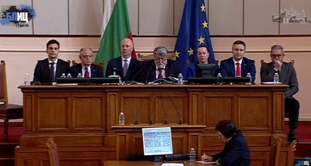 Вежди Рашидов закри парламента с прочувствена реч, която смълча България БЛИЦ TV