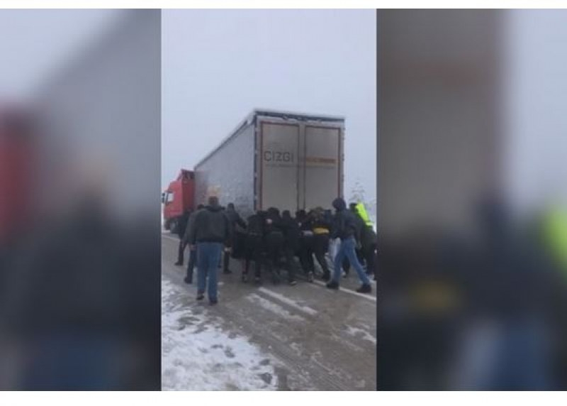 Български тираджия закъса в Сърбия и минути по-късно последва тази СНИМКА