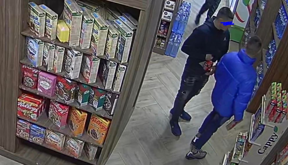 Младежи влязоха в магазин в "Света Троица" в София и сега цялата мрежа плюе по тях, защото... ВИДЕО