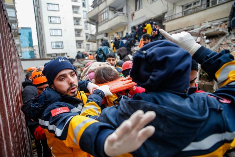 Чуйте как бучат земните недра по време на труса в Турция ВИДЕО