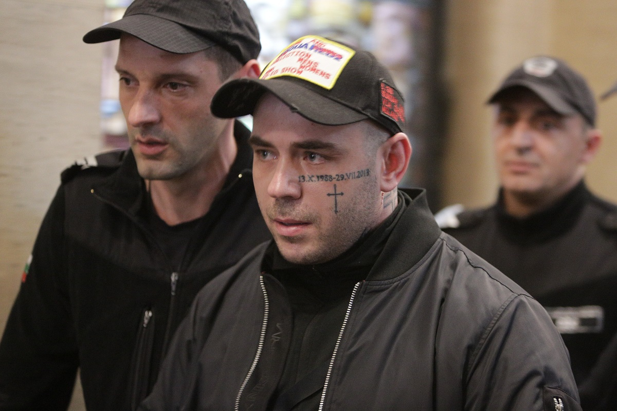 Тежък удар чака Семерджиев, намесено е гаджето на полицайката Симона