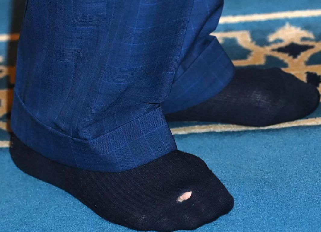 Чарлз III се изложи брутално, спукаха го от бъзици СНИМКА 