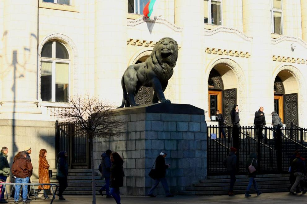 Извънредно: Евакуираха Съдебната палата СНИМКИ