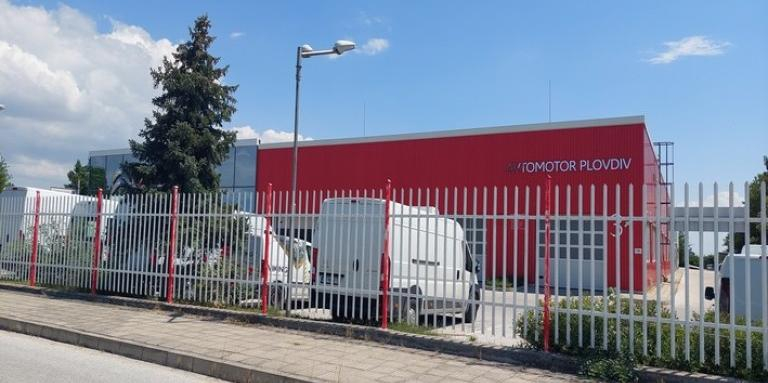 На тезгяха: Разпродават имоти за милиони на бивш автотърговец 