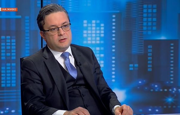 Биков мълниеносно: Да го извадим на площада и да го набием?
