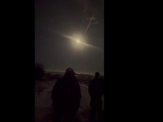 ВИДЕО от войната: Показаха зрелищно унищожаване на "Шахед" над Днепър 