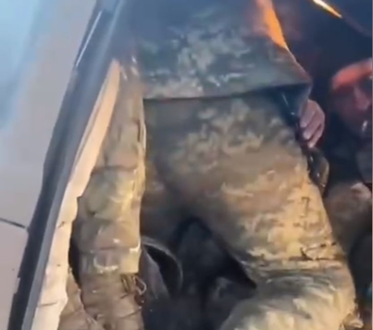 ВИДЕО от войната: Бойците от ВСУ са готови на всичко, само и само да избягат от месомелачката в Бахмут