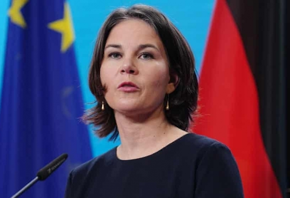 Аналена Бербок призова за "предпазливост" за оръжията за Украйна и се разкая за...