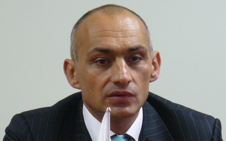 Асен Христов алармира: Случващото се с „Евроинс“ в Румъния вече е станало с други две компании