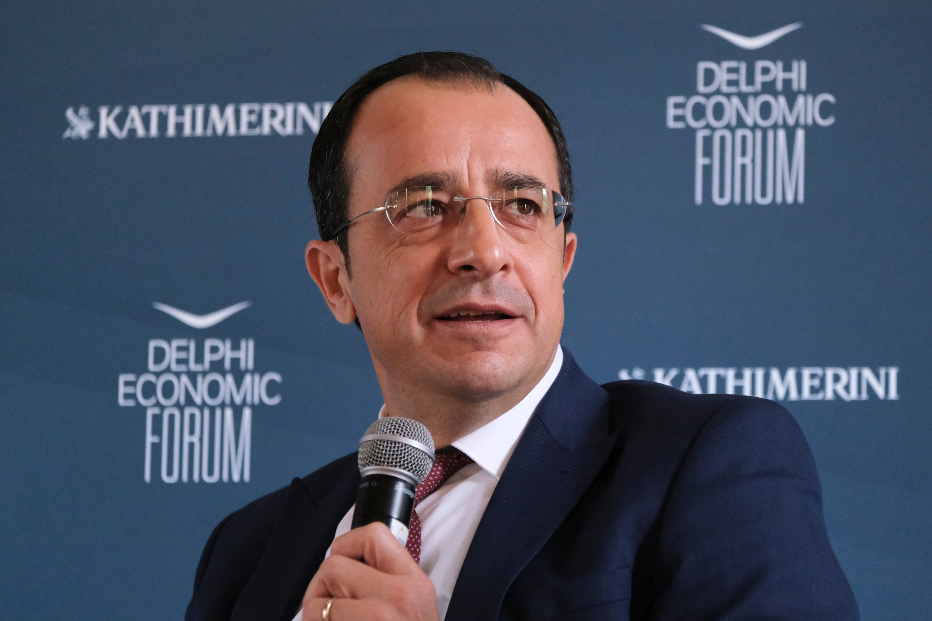 Кипър е с нов президент, той заговори за обединение 