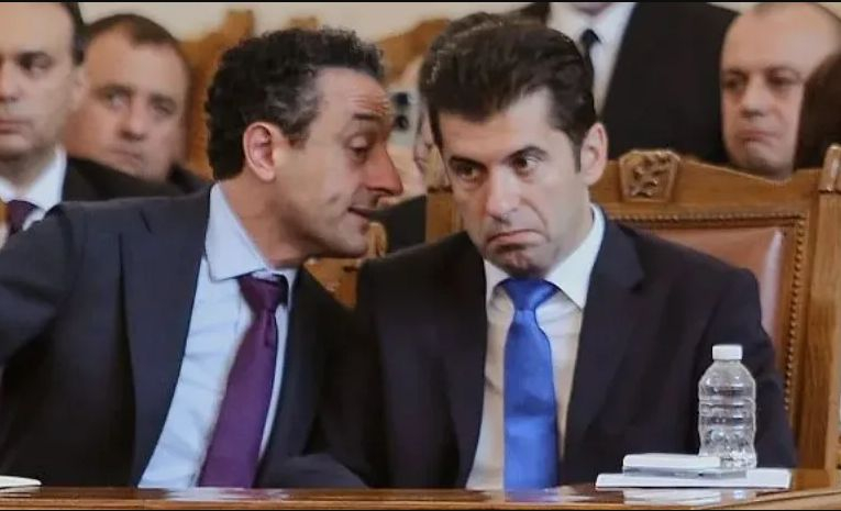 ПП и ДБ вече са наредили правителство на малцинството, но посягат и към...