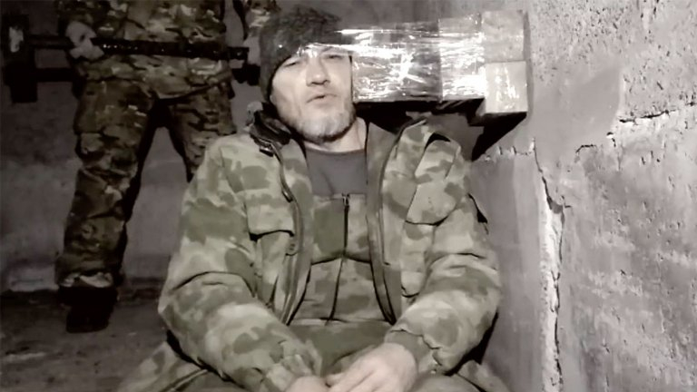 Появи още едно брутално 18+ ВИДЕО показващо екзекуция с чук на наемник на "Вагнер"