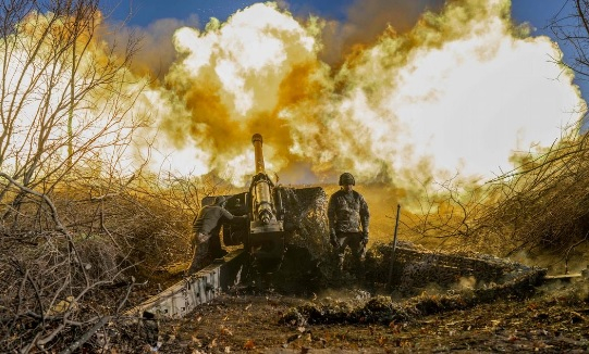 Украински боец разказа за тежкото положение в Бахмут ВИДЕО