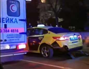 Първо в БЛИЦ! Адско меле посред нощ на ключово кръстовище в София ВИДЕО