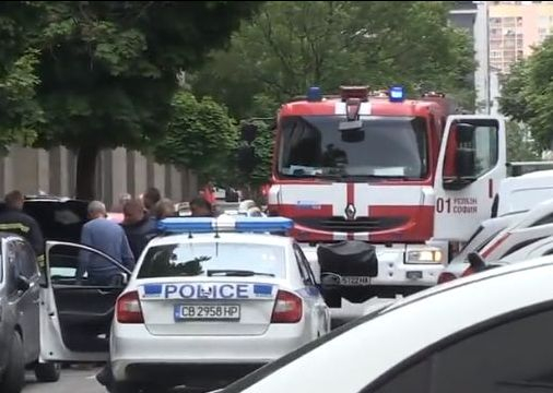 Първо в БЛИЦ! Извънредна ситуация до летището, летят патрулки и пожарни