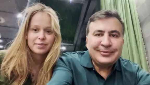Украинска депутатка и любовница на Саакашвили го заряза след грозен скандал СНИМКИ