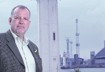Разпад! Един от учредителите на ДСБ напуска партията