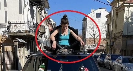 Не е за вярване какво откриха ченгетата в чантата на жената, изпаднала в транс на пъпа на Враца