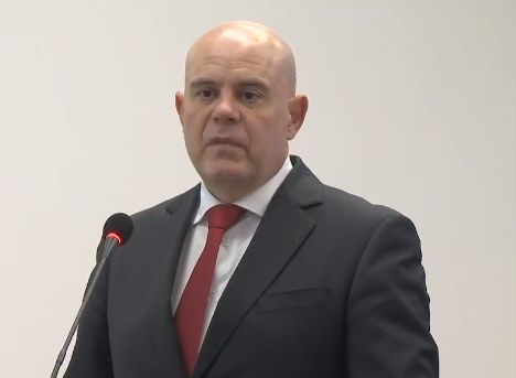 Гешев с тежки думи след трагедията с мигранти край Локорско, Сарафов разкри подробности за бавната им и мъчителна смърт 