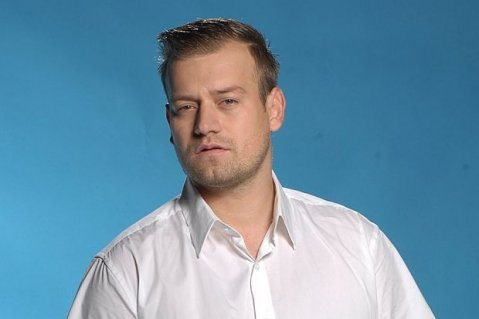 Пацо от "Биг Брадър" сваля мацки с помощта на този млад певец СНИМКА 