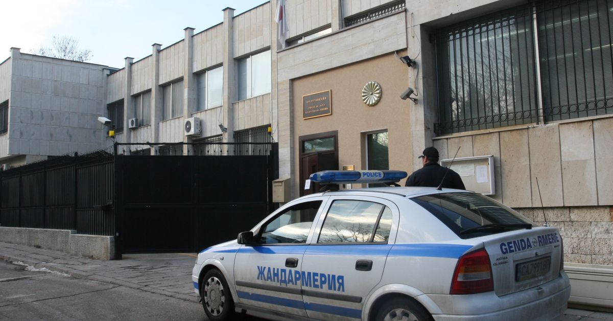 Брутални убийства: Ученици разстрелват наред в София, извадиха "АК-47" срещу гард от НСО и...