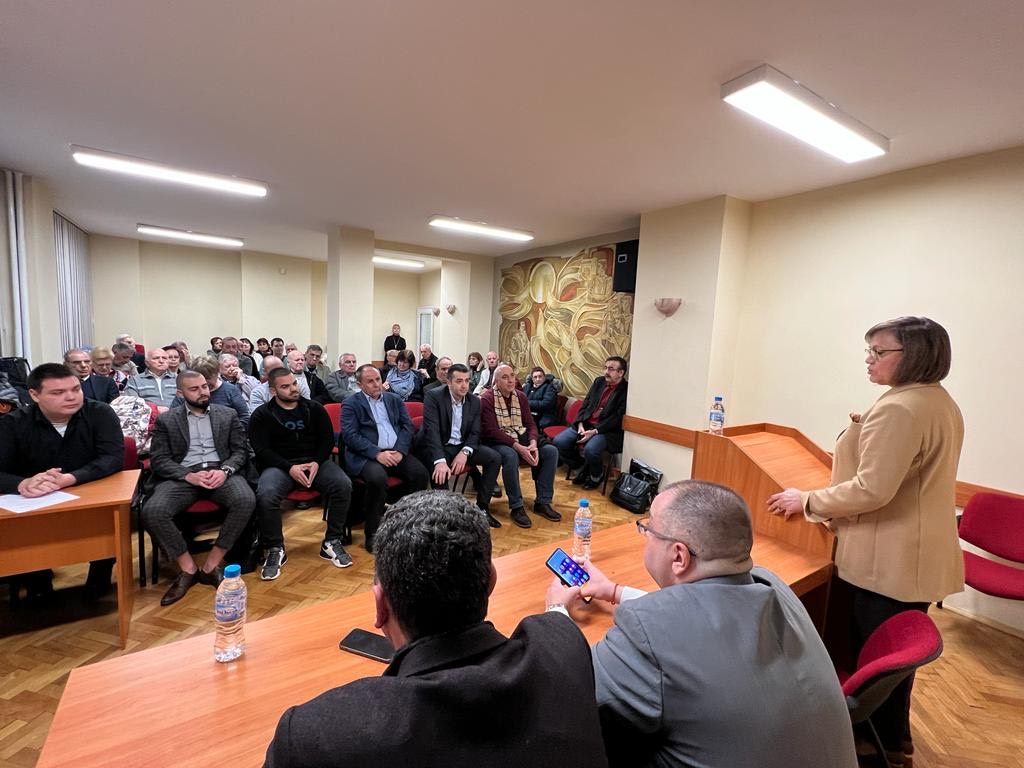 Нинова в Оборище: Първата ни работа в новото НС са цените и доходите        