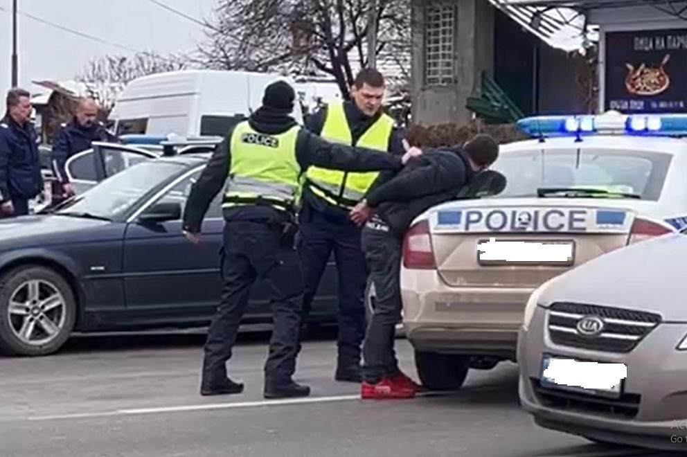 Ченгета закопчаха надзирател при зрелищна акция край Слънчев бряг, в колата му откриха... СНИМКИ 