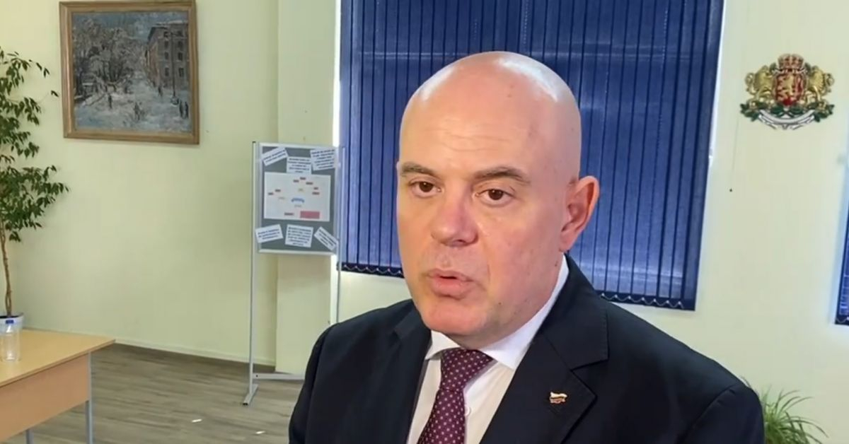 Гешев: Заради своята политическа немощ, тези които трябва да управляват държавата, превръщат прокуратурата в разменна монета
