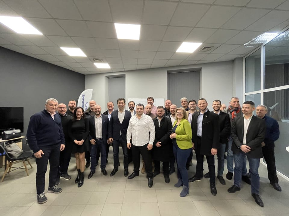 Петков хвърли в тъча Бургас с тази подредба на листата на ПП-ДБ, има голяма изненада СНИМКИ
