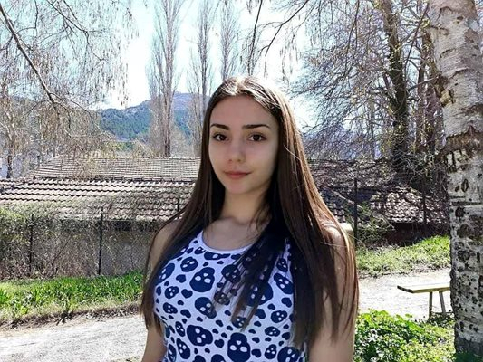  Само за 3 дни събраха парите за чернодробната трансплантация на 19-г. Анита!