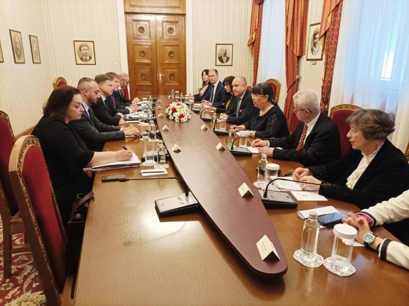 Радев пак похвали служебното правителство, овладяло инфлацията