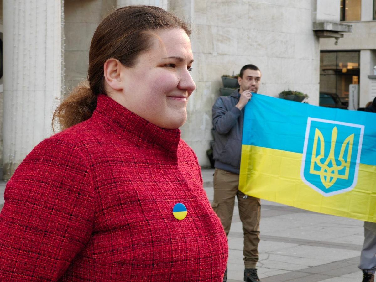 Активистка, която иска да се прероди като Асен Василев, пошашави Бургас СНИМКИ