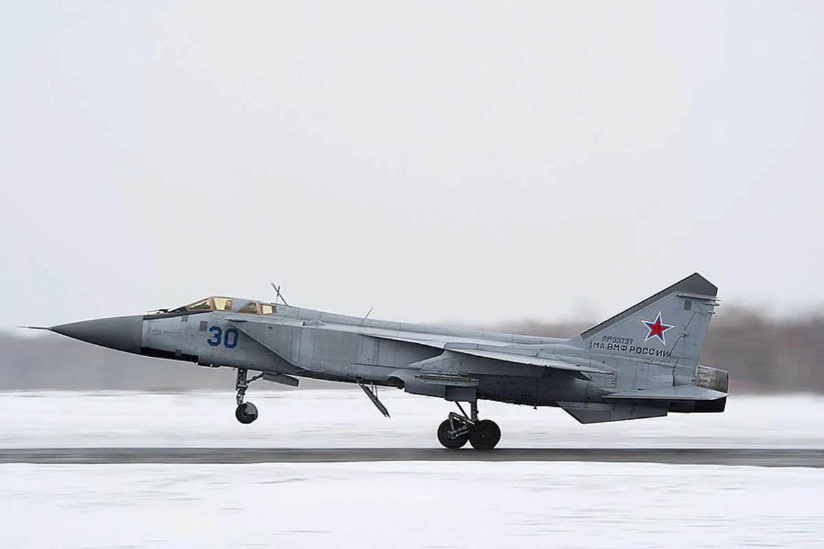В цяла Украйна пак вият сирени, руснаците вдигнаха изненадващо 4 МиГ-31К от ново летище КАРТА