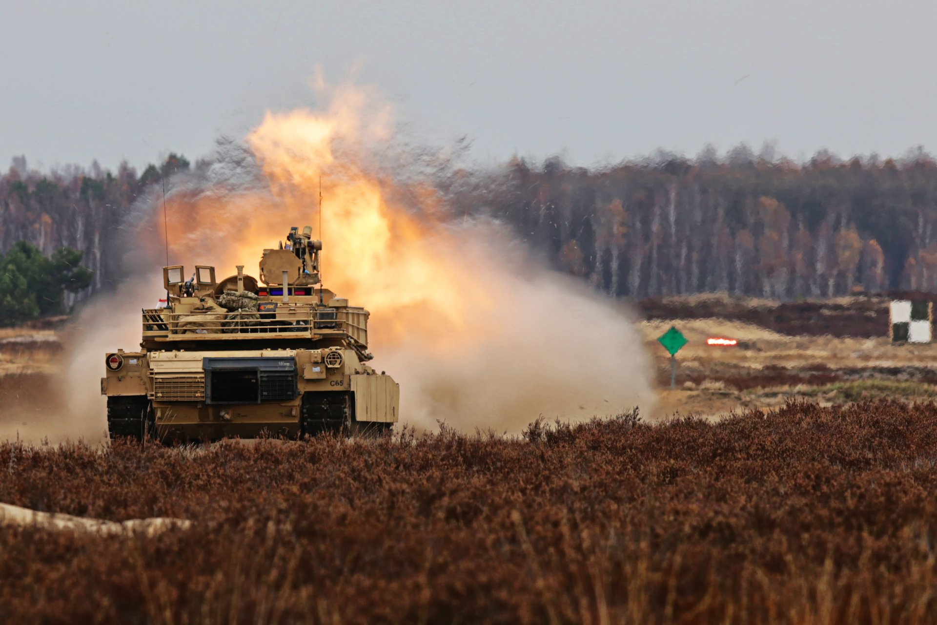 Съливан: US военните предупредиха Байдън, че танковете Abrams ще са безполезни за Украйна