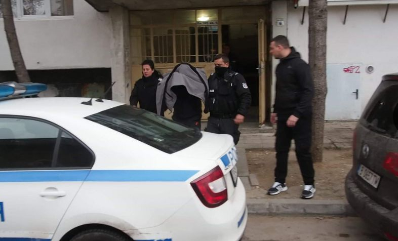 Колосален обир на пари и злато в Бургас, баща и син направиха немислимото 