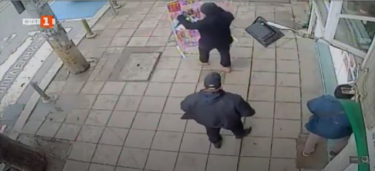 Жесток скандал и заплахи в центъра на София, ето какво се случва ВИДЕО