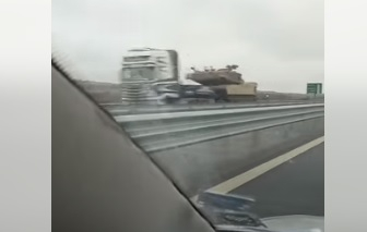 Колона от танкове по "Тракия" стресна пътуващите ВИДЕО