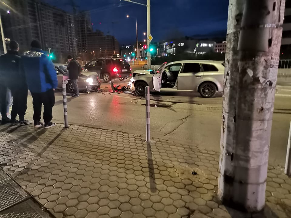 Извънредно в БЛИЦ! Кървав ужас край метростанция "Дружба" в София СНИМКИ