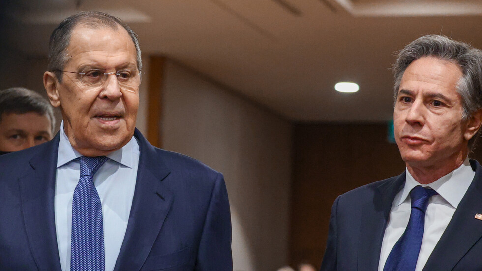 Нещо ще става: Блинкен и Лавров се срещнаха за първи път от началото на войната в Украйна