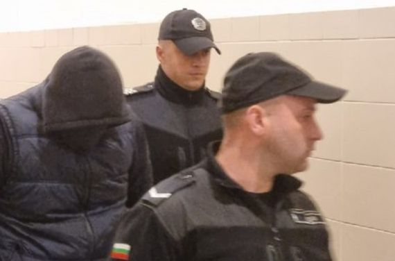 Тежък удар за столичния полицай, спипан с подкуп 